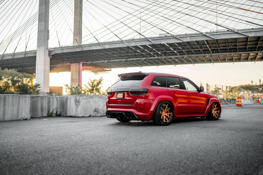  Jeep Grand Cherokee SRT8 on Ferrada Wheels (USF02) 2019 года  (фото 18 из 32)